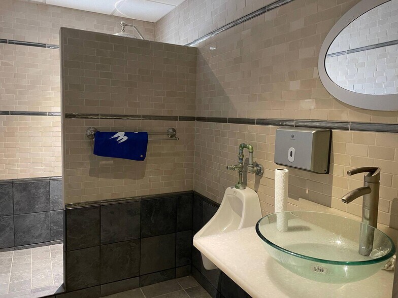 More Photos Of 1161 E Main St, Chattanooga Office For Sale