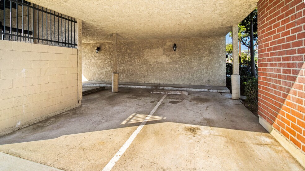 More Photos Of 800 E Wardlow Rd, Long Beach Loft Creative Space For Lease