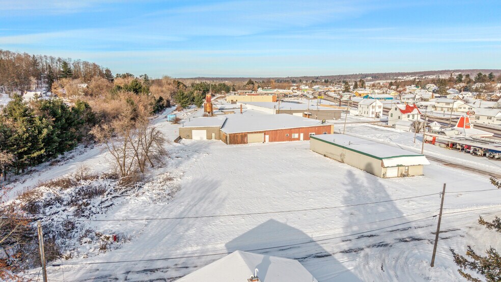 More Photos Of 106 E Smith St, Iron Mountain Distribution For Sale