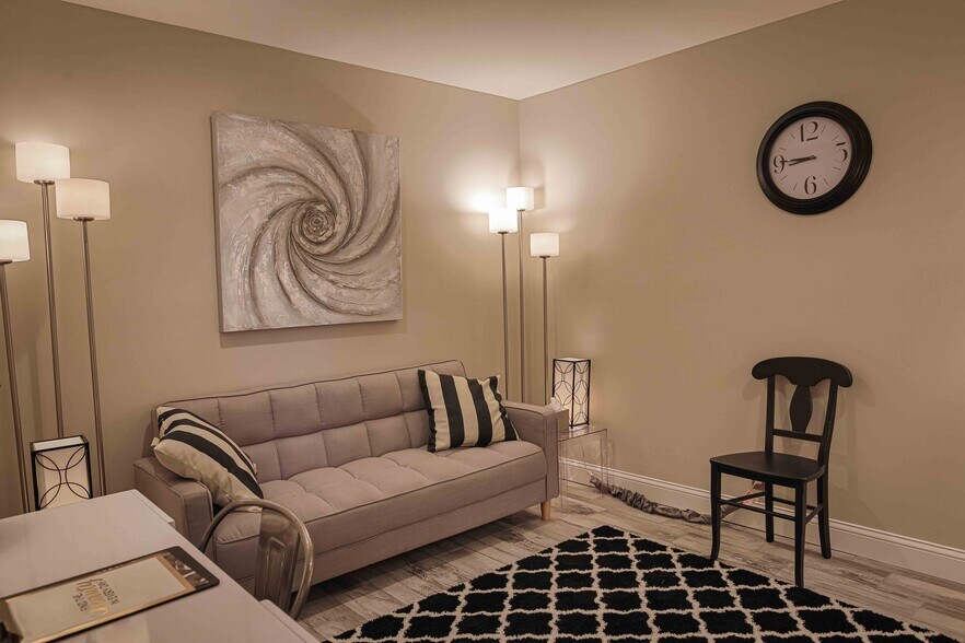 More Photos Of 513-515 N Mur-Len Rd, Olathe Medical For Sale