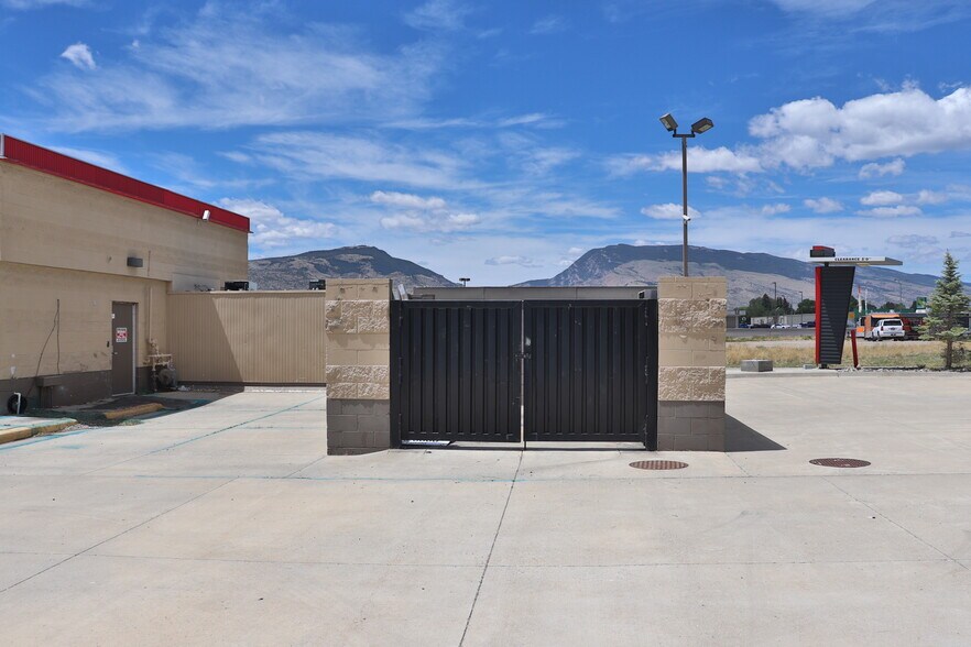 More Photos Of 1902 Mountain View Dr, Cody Fast Food For Sale