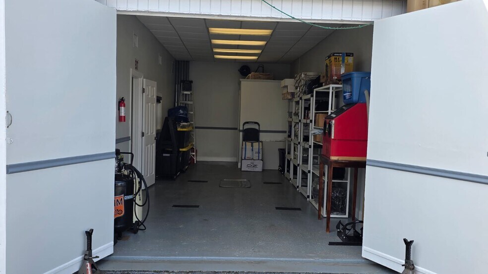 More Photos Of 14055 SW 142nd Ave, Miami Self Storage For Sale