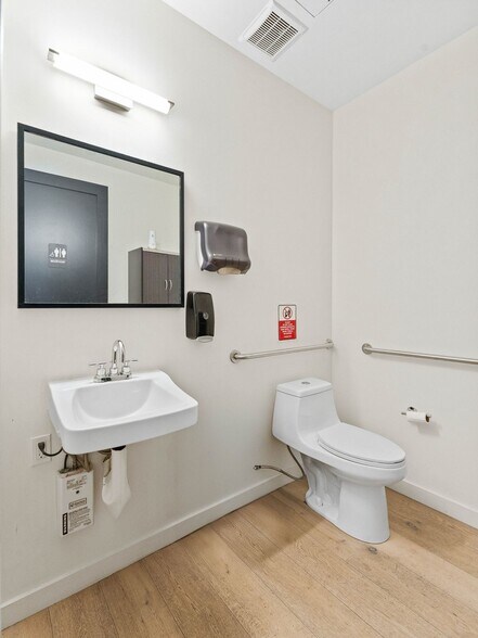 More Photos Of 818 N 4th St, Philadelphia Office For Lease