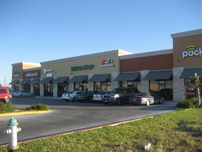 More Photos Of 301 W Griffin Pky, Mission Storefront Retail Office For Lease