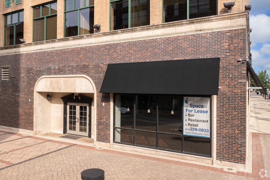 More Photos Of 308 W State St, Rockford Office For Lease