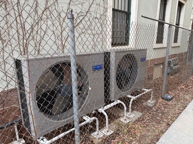 More Photos Of 36-38 Grand St, Hartford Medical For Sale