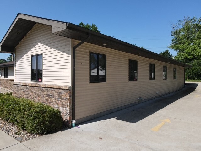 More Photos Of 1637 Portage Ave, South Bend Medical For Sale