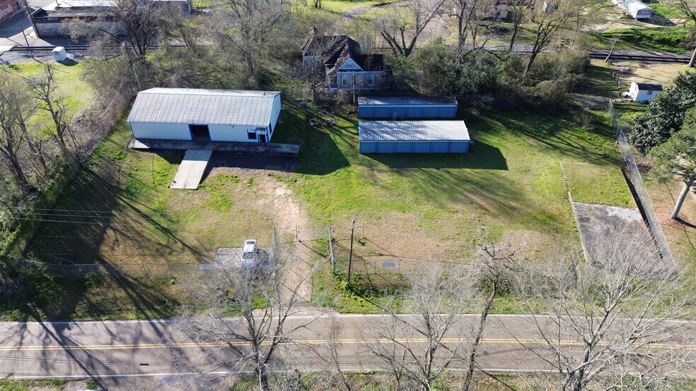 More Photos Of 203 Vicksburg St, Edwards Flex For Sale
