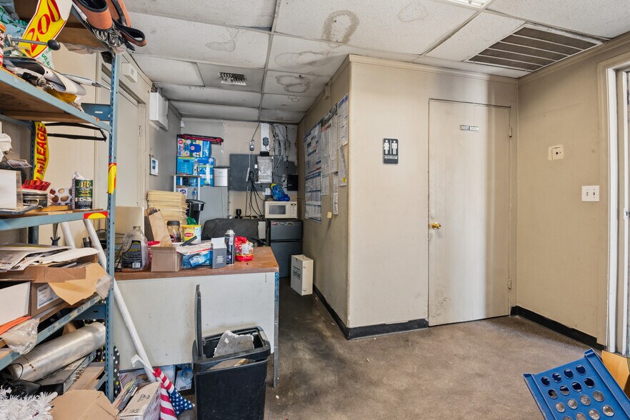 More Photos Of 1450 W Main St, Merced Auto Repair For Sale