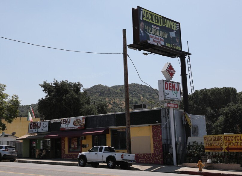 Primary Photo Of 7518 Foothill Blvd, Tujunga Convenience Store For Sale