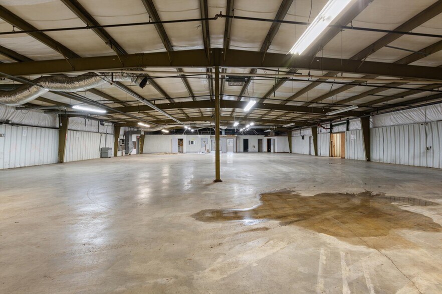 More Photos Of 1811-1813 Old Estill Springs Rd, Tullahoma Warehouse For Lease