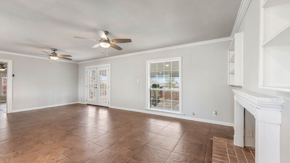 More Photos Of 916 Toepperwein Rd, Converse Loft Creative Space For Lease