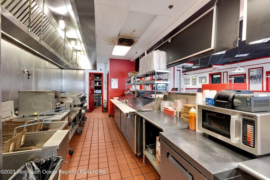 More Photos Of 231-263 Main St, Matawan Storefront For Sale