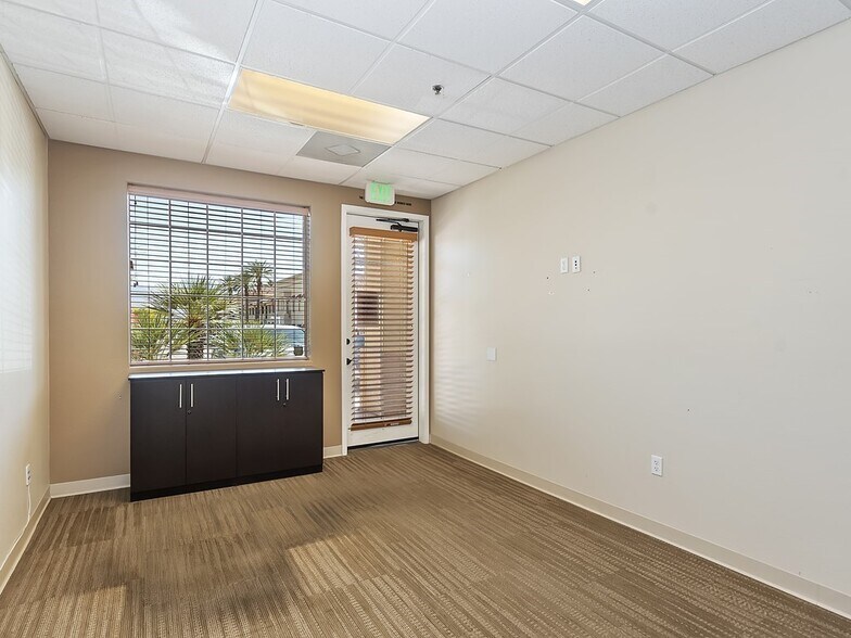 More Photos Of 35400 Bob Hope Dr, Rancho Mirage Medical For Sale