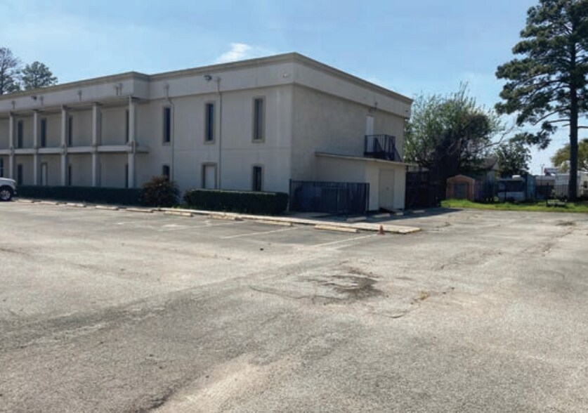 More Photos Of 1700 FM 1960 Rd W, Houston Religious Facility For Lease