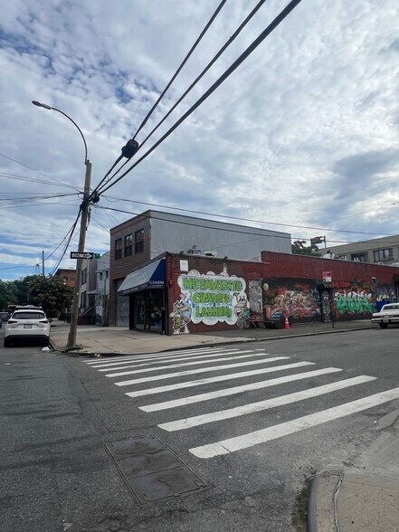 More Photos Of 112 Kingsland Ave, Brooklyn Auto Repair For Lease