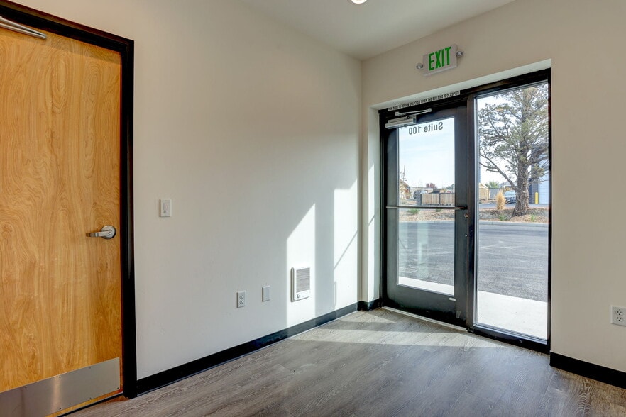 More Photos Of 2160 SW Badger Ave, Redmond Warehouse For Lease