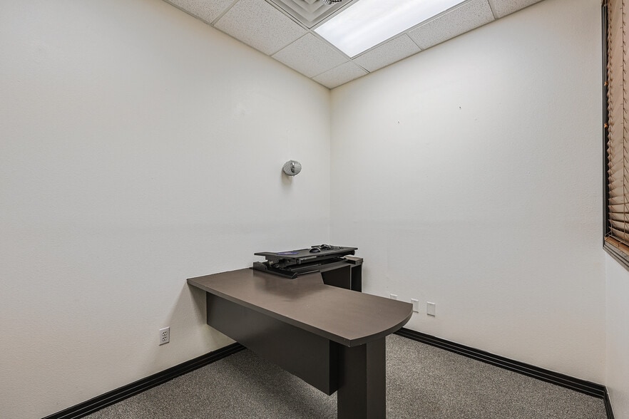 More Photos Of 2001 W Nolana Ave, McAllen Office For Lease