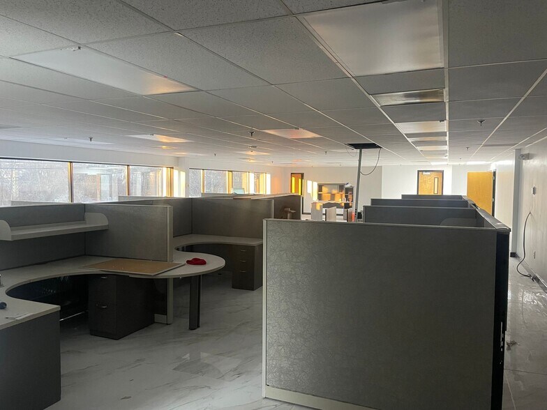 More Photos Of 45 Connair Rd, Orange Light Manufacturing For Lease