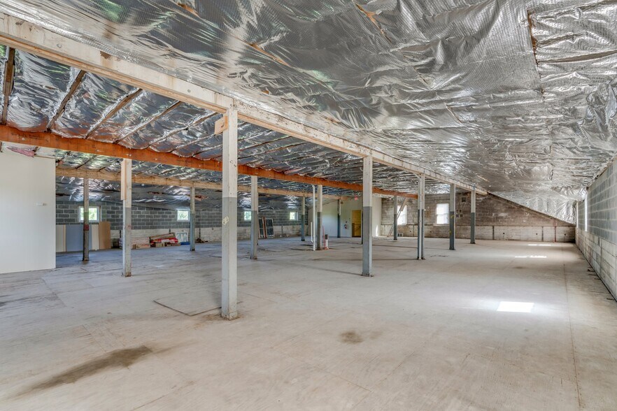 More Photos Of 110 Richardson Ave, Swedesboro Warehouse For Lease