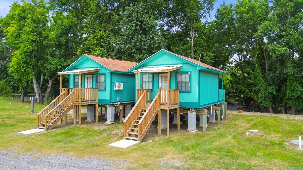 More Photos Of 14 Marina Pt, Huntsville Trailer Camper Park For Sale