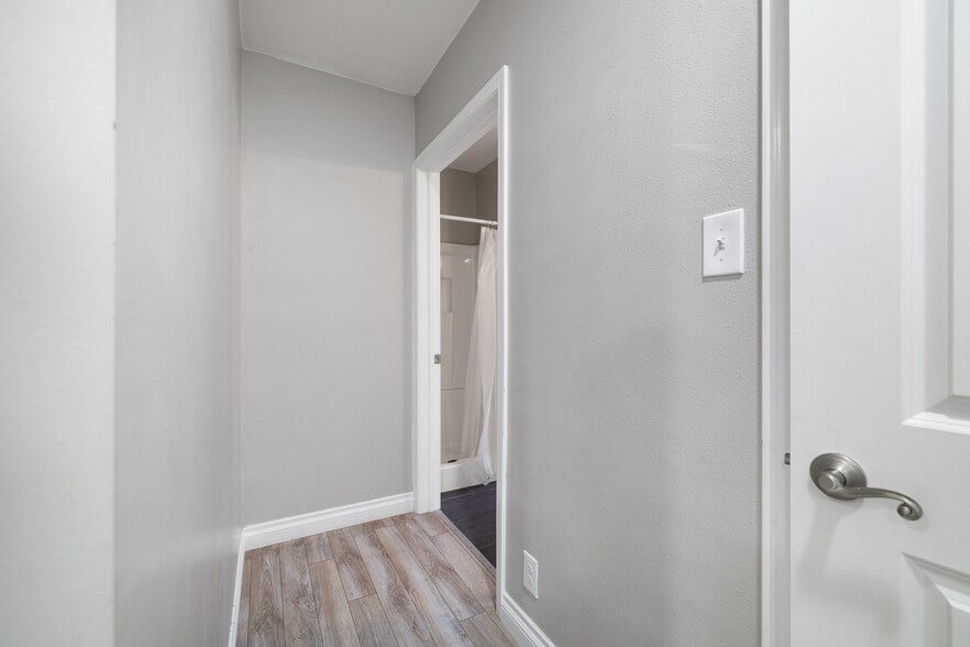 More Photos Of 5709 E Beverly Blvd, Los Angeles Office Residential For Sale