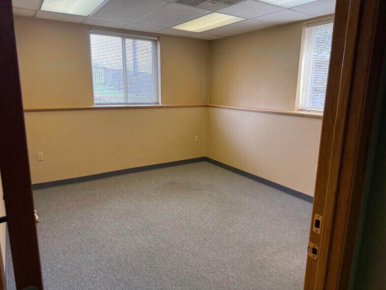 More Photos Of 5541 US Highway 10 E, Stevens Point Medical For Lease