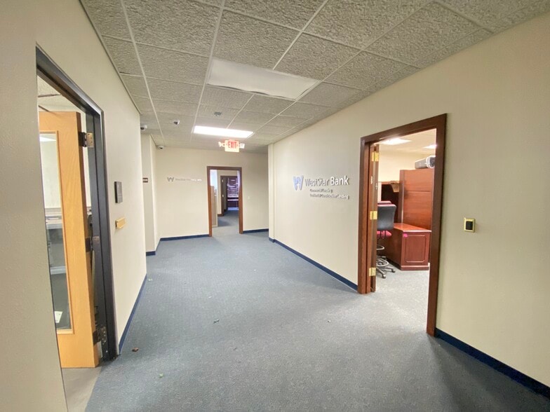 More Photos Of 8340 Gateway Blvd E, El Paso Office For Lease