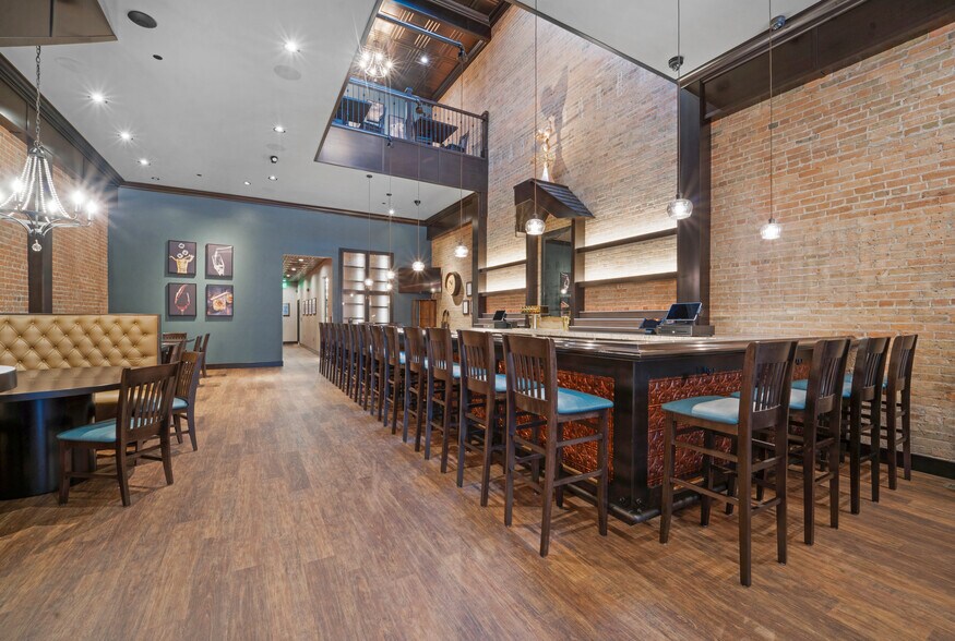 More Photos Of 30 N Main St, Fond Du Lac Restaurant For Sale