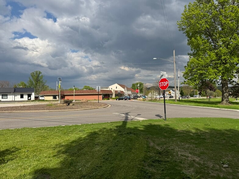 More Photos Of 9076 Church St, Twinsburg Freestanding For Lease