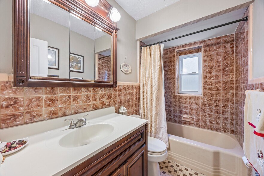 More Photos Of 15744 97th St, Howard Beach Multifamily For Sale