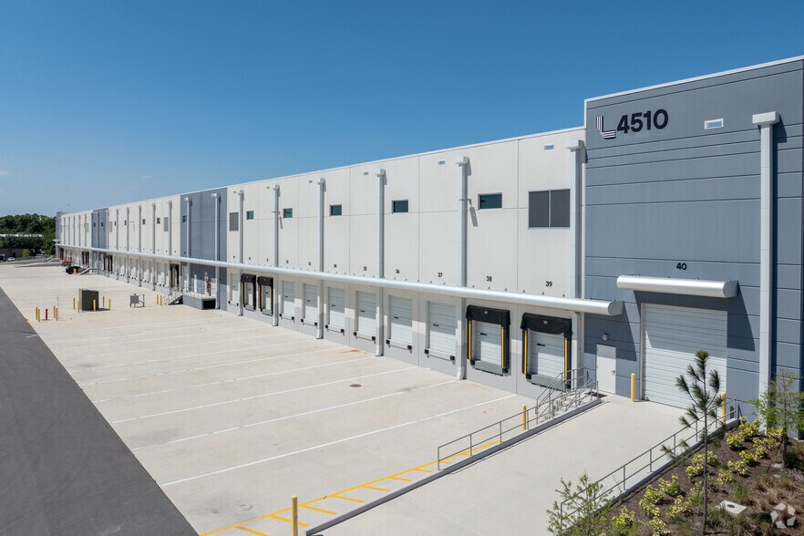 More Photos Of 5501 Lee Vista Blvd, Orlando Unknown For Lease