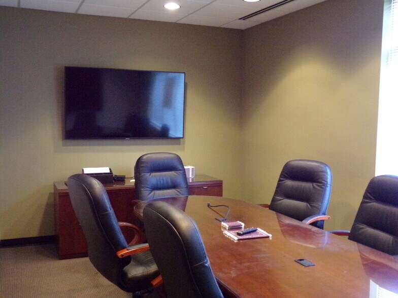 More Photos Of 19440 Golf Vista Plz, Lansdowne Medical For Lease