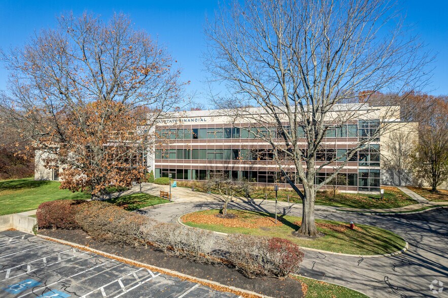 More Photos Of 100 William St, Wellesley Office For Sale