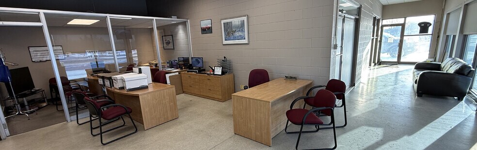 More Photos Of 3811 Portage Av, Winnipeg Flex For Lease