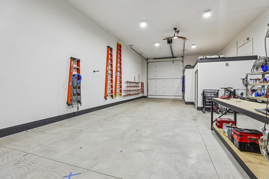 More Photos Of 407 Wengel dr, Reedsburg Light Manufacturing For Sale