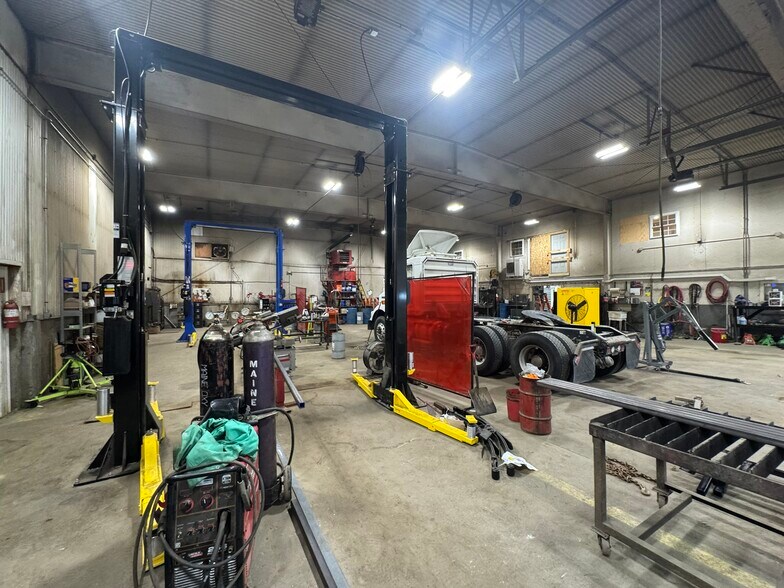 More Photos Of 162 Hinckley Rd, Clinton Industrial For Sale