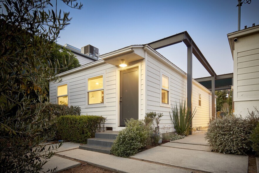 More Photos Of 718-720 Hampton Dr, Venice Office For Sale