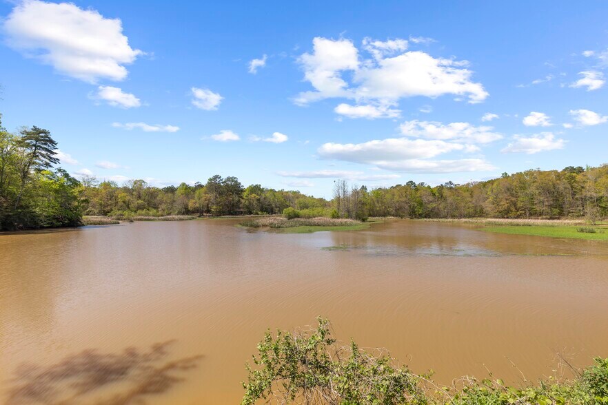 More Photos Of 1010 N Eufaula Ave, Eufaula Hotel For Sale