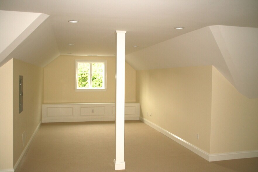 More Photos Of 1385 E Putnam Ave, Old Greenwich Office Residential For Sale