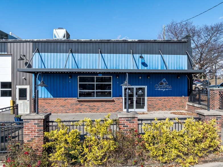 More Photos Of 212 S Green St, Morganton Bar For Sale