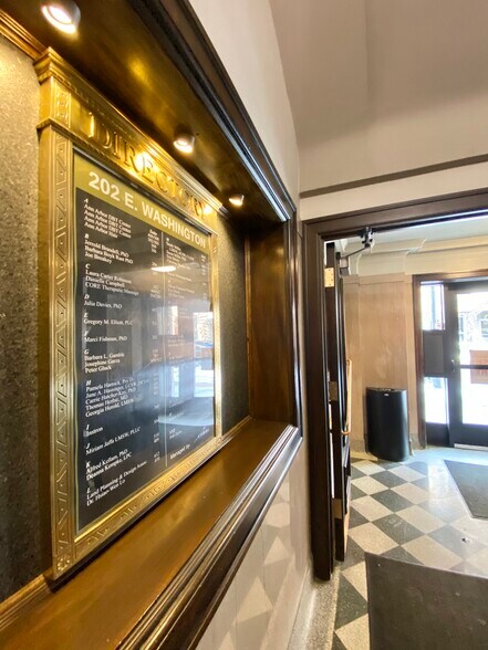 More Photos Of 200-202 E Washington St, Ann Arbor Medical For Lease