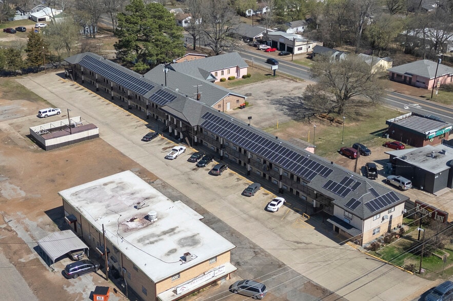 More Photos Of 1907 Lamar Ave, Paris Hotel For Sale