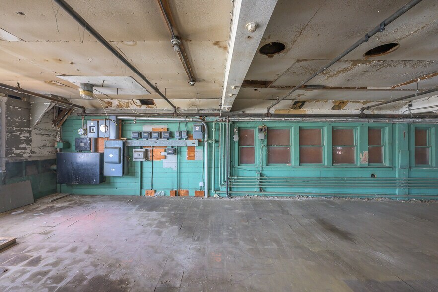 More Photos Of 515 Columbia St, Hudson Warehouse For Sale