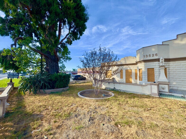 More Photos Of 13526 Central Ave, Chino Restaurant For Sale