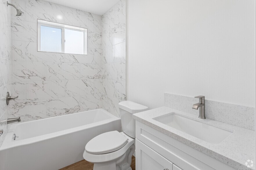 More Photos Of 833 W 84th St, Los Angeles Apartments For Sale