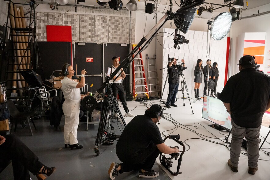 More Photos Of 1957 E Irving Blvd, Irving Movie Radio TVStudio For Sale