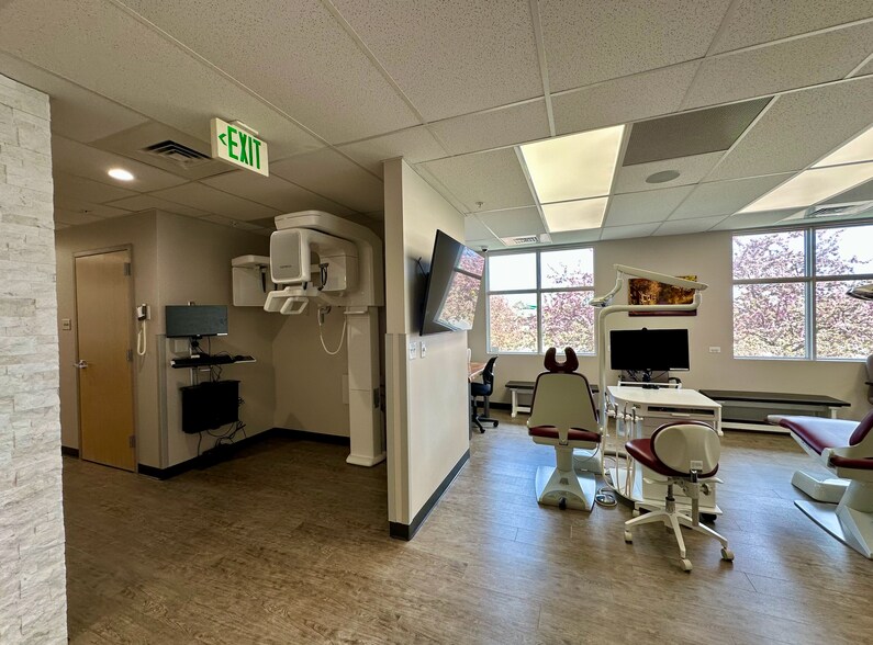More Photos Of 16830 Northgate Dr, Parker Medical For Sale