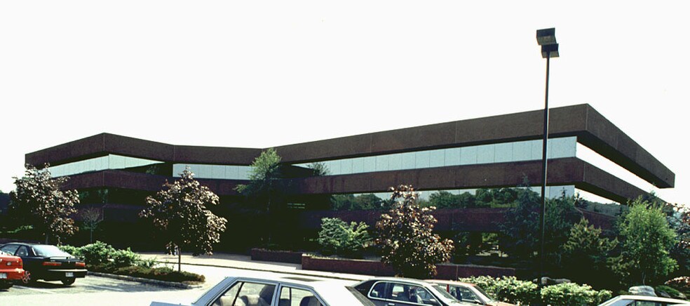 More Photos Of 7 Skyline Dr, Hawthorne Office For Lease