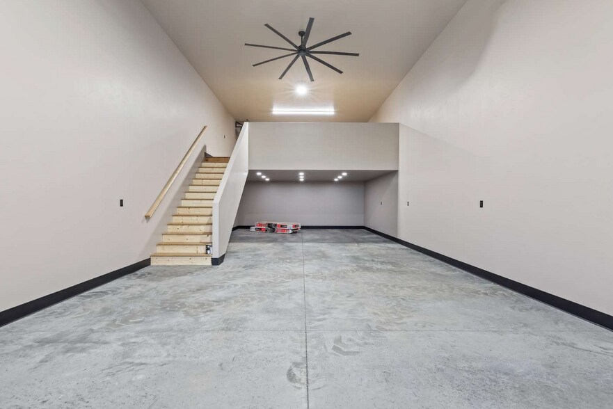 More Photos Of 39 Sunbridge Dr, Mccall Self Storage For Sale